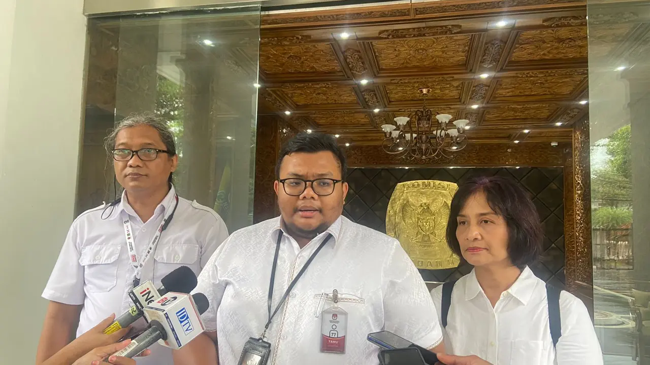 Perwakilan Indonesia American Lawyers Association (IALA) mendatangi Kantor KPU RI di Jalan Imam Bonjol, Jakarta Pusat, Jumat (19/1/2024).