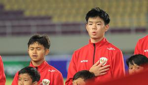 Pemain Timnas Indonesia U-16, Lucas Raphael Lee dalam lanjutan Grup A Piala AFF u-16 2024, Selasa (24/6/2024). (Bola.com/Radifa Arsa)