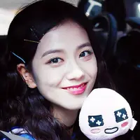 Fakta unik Jisoo waktu berpose OOTD. (Sumber foto: jisoo.blackpink/instagram)