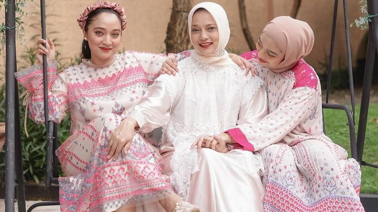 Tepat sehari sebelum kepergian Marissa, keluarga ini berhasil meraih penghargaan Favorite Family Celebrity yang diberikan oleh Insertlive.<br>