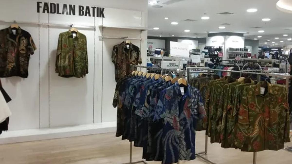 Dari Reseller Keluarga hingga Tembus Mall Modern, Perjalanan Fadlan Batik