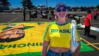 Suporter Brasil sudah ramai di New York New Jersey Stadium enam jam sebelum pertandingan pertama Brasil di Piala Dunia 2026 pada Minggu (14/06/2026) dini hari WIB. (Bola.com/Hery Kurniawan)