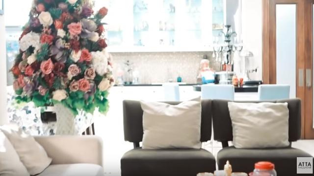 7 Potret Rumah Mewah Denny Cagur, Ada Lift dan Kolam Renang Ala Waterboom