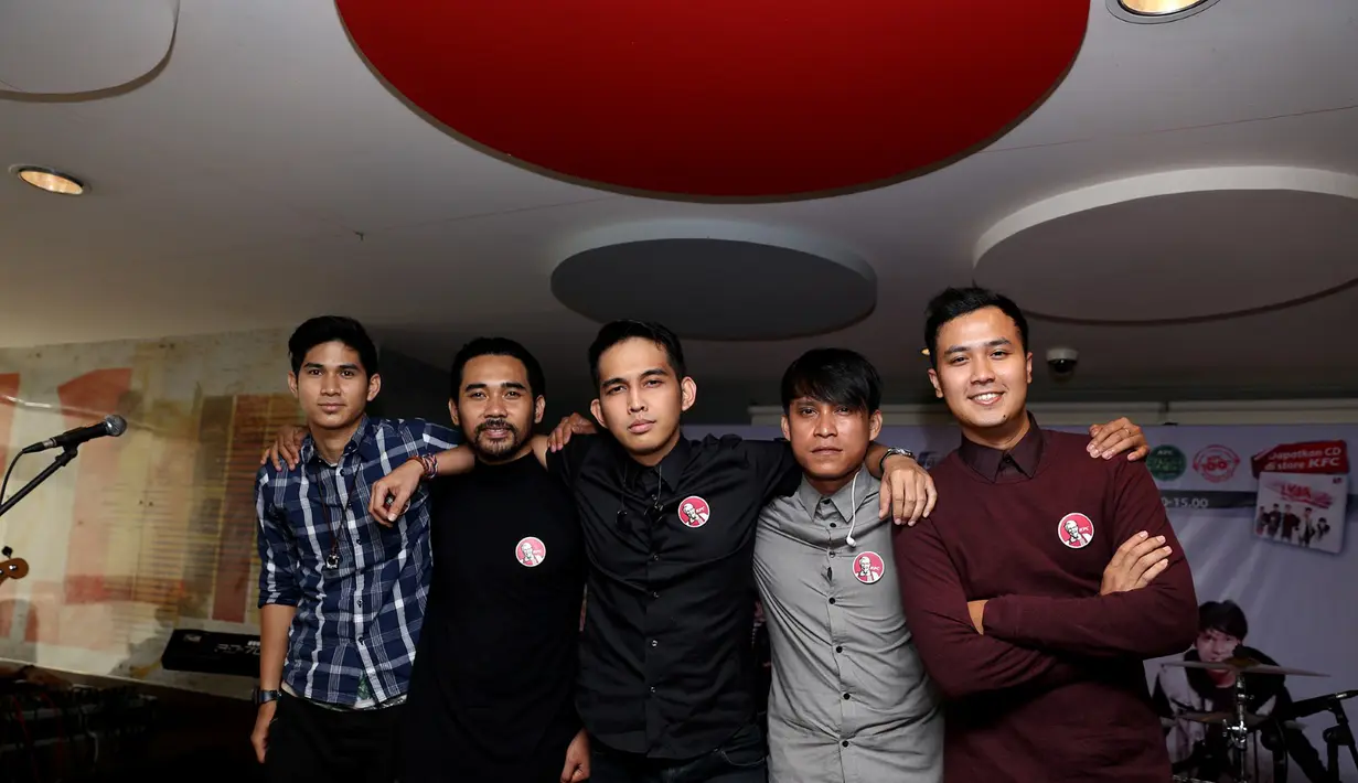 'Secara garis besar, album ini masih mengusung konsep alternative pop seperti album terdahulu. Tapi kami masukkan juga unsur reggae dan funk,' jelas Naga. (Andy Masela/Bintang.com)