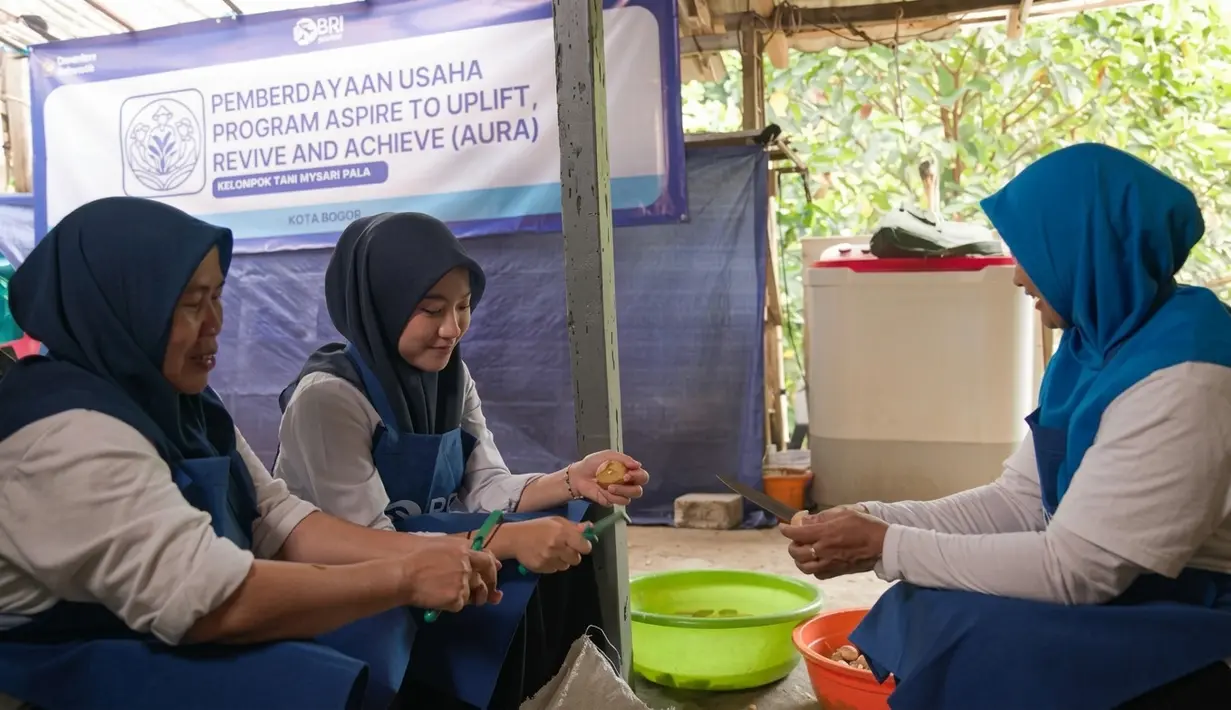 Program klaster unggulan BRI Peduli memberikan bantuan sarana produksi serta pelatihan pengembangan SDM, inovasi produk, dan strategi pemasaran. (Adv/BRI)