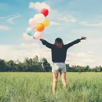 Tren micro-joy mengajak kita menikmati hal-hal sederhana yang sering luput dari perhatian, tetapi mampu memberikan rasa bahagia dalam kehidupan sehari-hari. (Foto/Dok: Magnific)