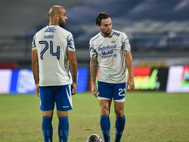 Persib Bandung yang membutuhkan tiga poin untuk memelihara kans menjadi juara dengan harapan Bali United kalah di dua laga akhir, nyatanya hanya bermain imbang 0-0 dengan Persik Kediri di pekan ke-33 BRI Liga 1, Jumat (25/3/2022). Bali United pun dipastikan juara. (Persib.co.id)