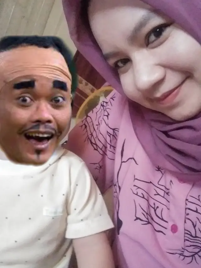 7 Hasil Editan Netizen Bikin Mata Anak Lihat Kamera Ini Hasilnya Kocak