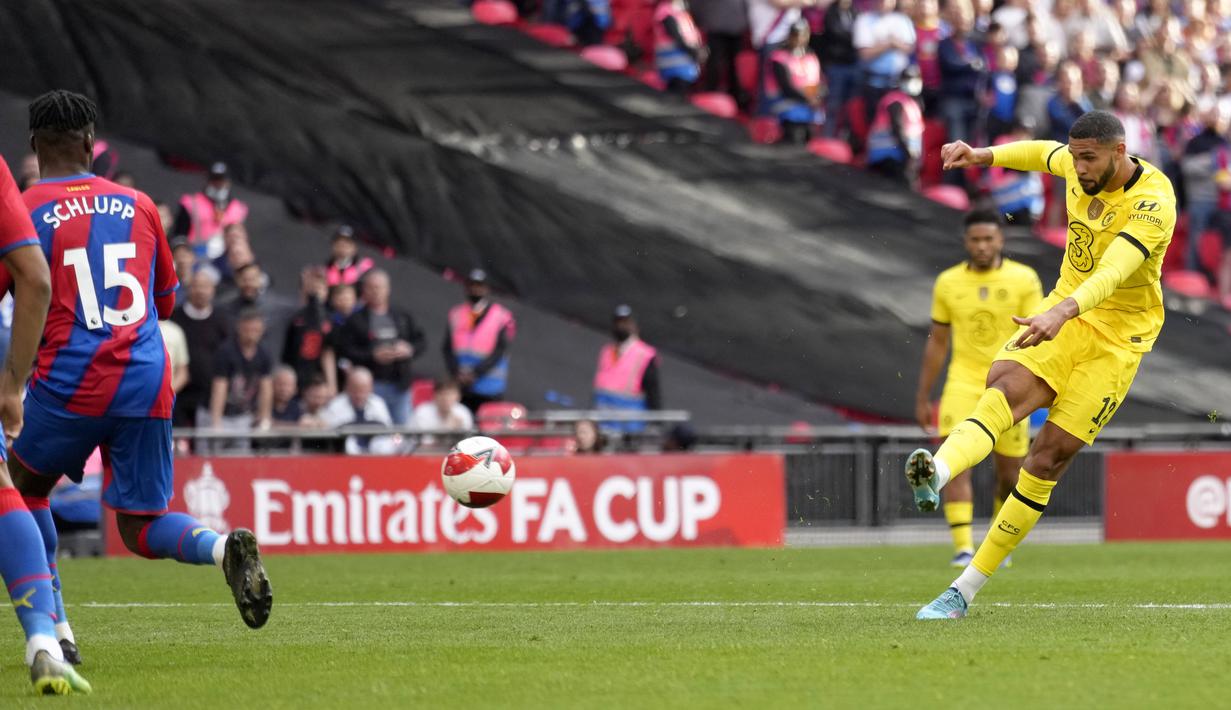 Tembakan voli first time Ruben Loftus-Cheek memanfaatkan sebuah bola rebound memecah kebuntuan gol Chelsea. The Blues pun memimpin 1-0. (AP Photo/Kirsty Wigglesworth)