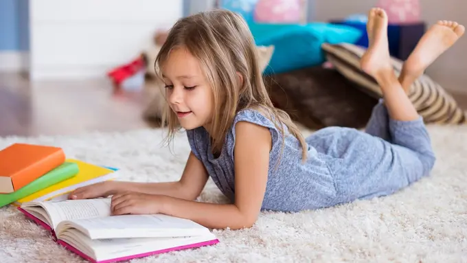 Parenting 101: Tips Meningkatkan Daya Baca Anak di Era Digital - Cover