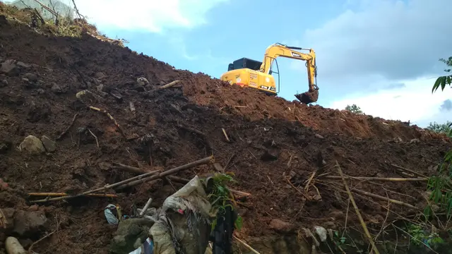 Saat Situs Keramat Sultan Matangaji Keraton Kasepuhan Cirebon Hancur
