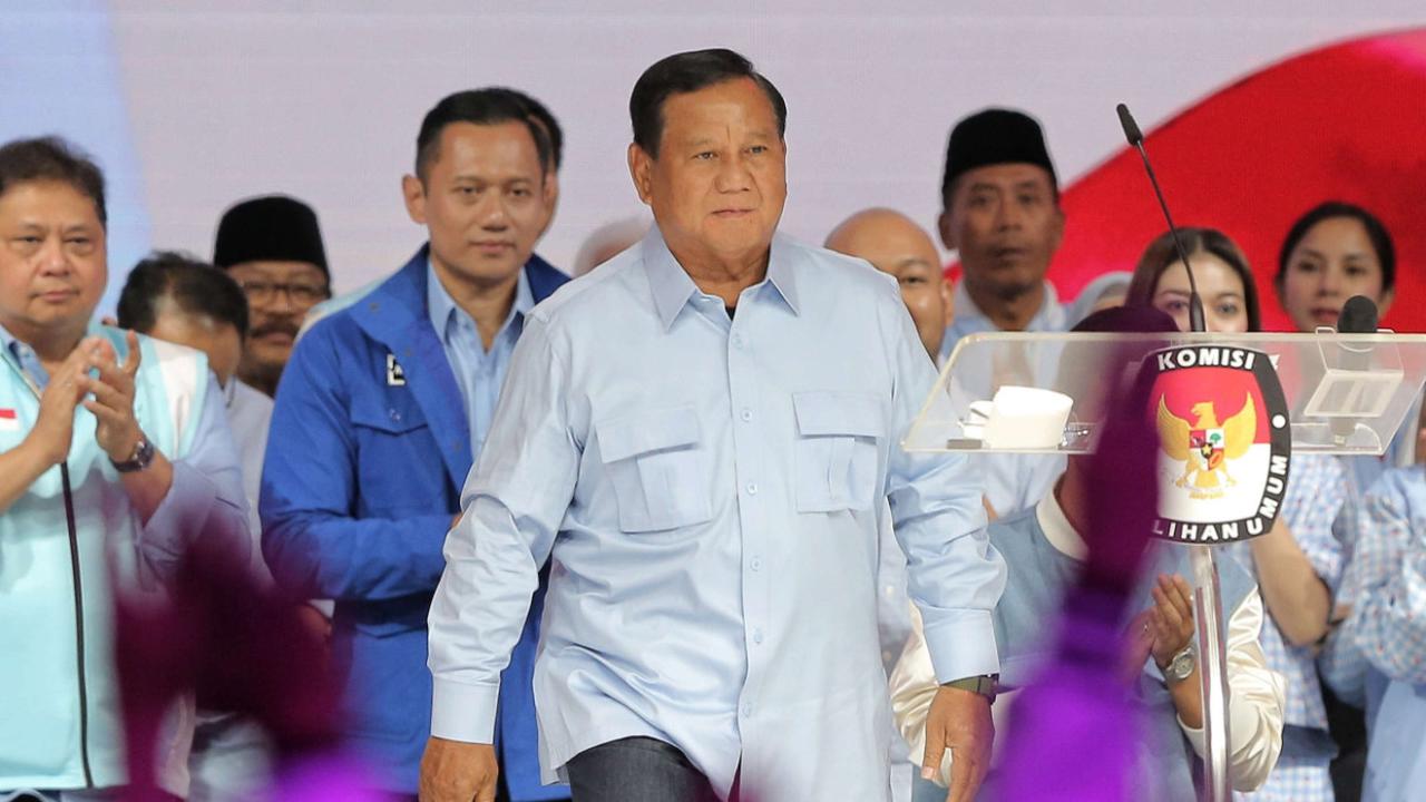 "Memang betul dia tidak naik kelas. Karena dia nggak disiplin," kata Luhut
