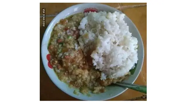 6 Cara Penyajian Bubur Ayam Ini Nyeleneh Banget, Kocak