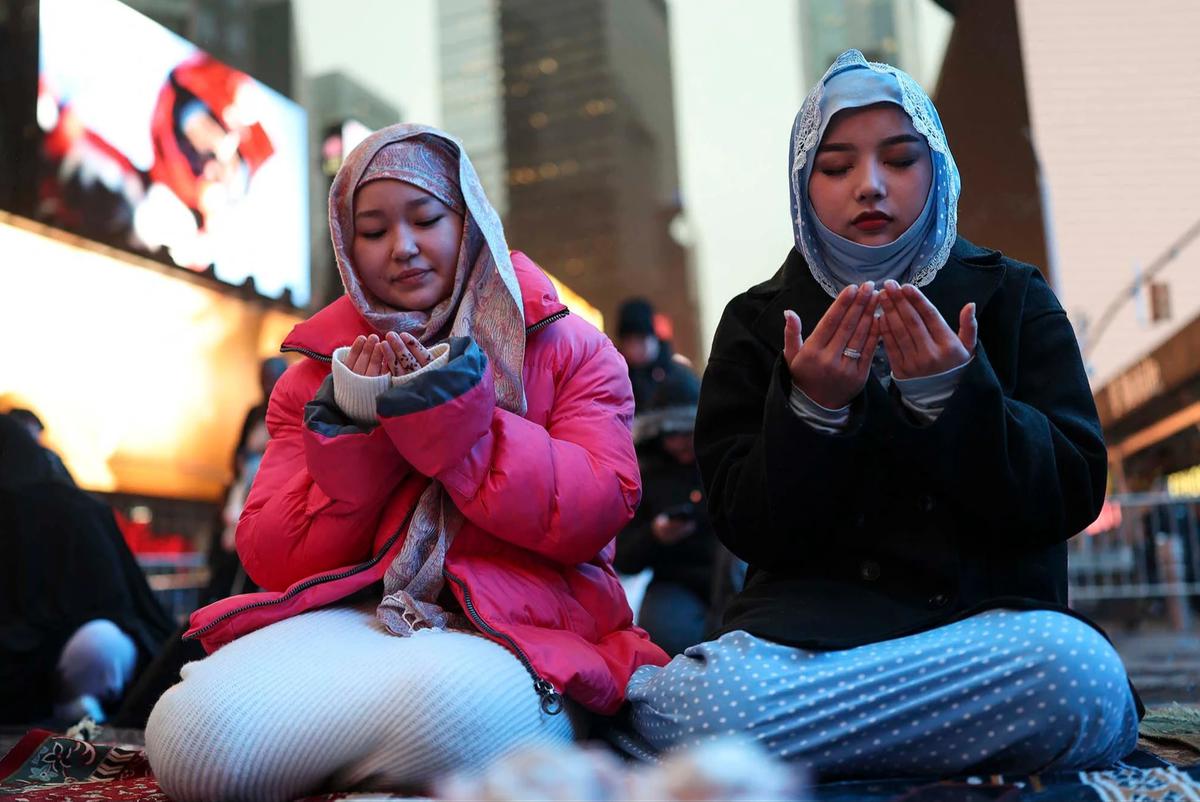 FOTO: Semangat Ramadan Menggema di Times Square New York