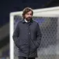 Pelatih Juventus Andrea Pirlo kecewa usai timnya kalah 1-2 dari Porto pada leg pertama babak 16 besar Liga Champions di Estadio Do Dragao, Kamis (18/2/2021) dini hari WIB. (AP Photo/Luis Vieira)