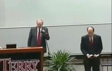 Terungkap Cara Warren Buffett Ngetes Mic saat Jadi Pembicara Seminar, Beda Memang Kalau Orang Kaya