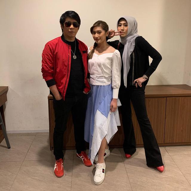 Terpaut Usia 18 Tahun, Ini 6 Potret Parto dan Istri Kedua