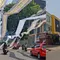 Dekorasi HUT RI Lepas Melintang di Jalan Lampung, Pengendara Nyaris Terjerat