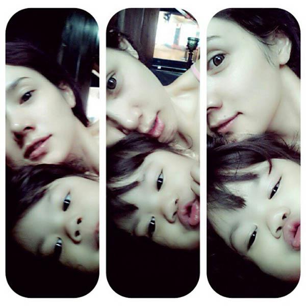 Walau baru bangun tetap eksis jepret-jepret | Foto: copyright instagram.com/mulanjameela1