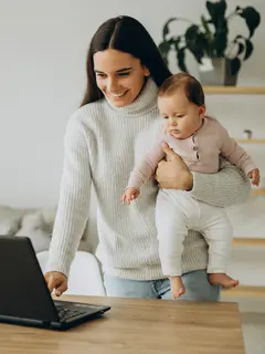 Yuk, simak panduan diet sehat untuk ibu bekerja agar tubuh tetap kuat menghadapi kesibukan tanpa harus menghabiskan banyak waktu. [Dok/freepik.com/senivpetro]