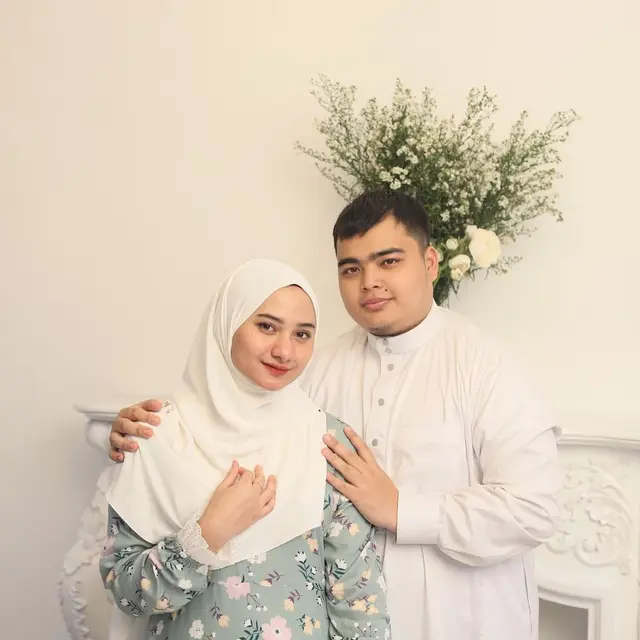 Belum Lama Menikah, 7 Artis Ini Ditinggal Pasangan Selama-lamanya