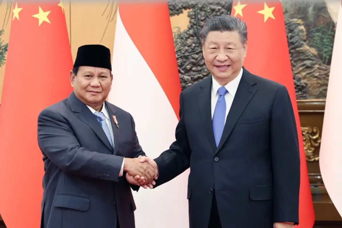 Xi Jinping mengucapkan selamat kepada Prabowo Subianto atas terpilihnya sebagai presiden Indonesia di Balai Agung Rakyat, Beijing (Xinhua).