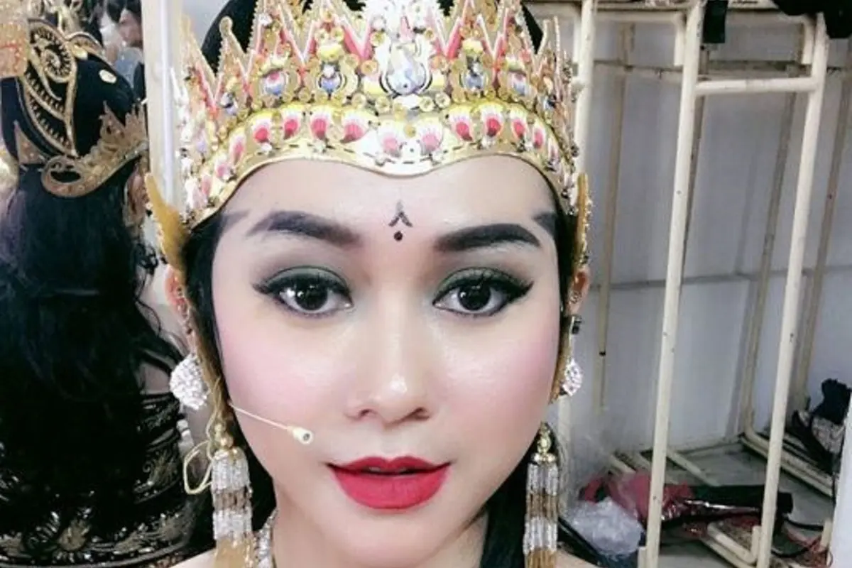 [Bintang] Aura Kasih
