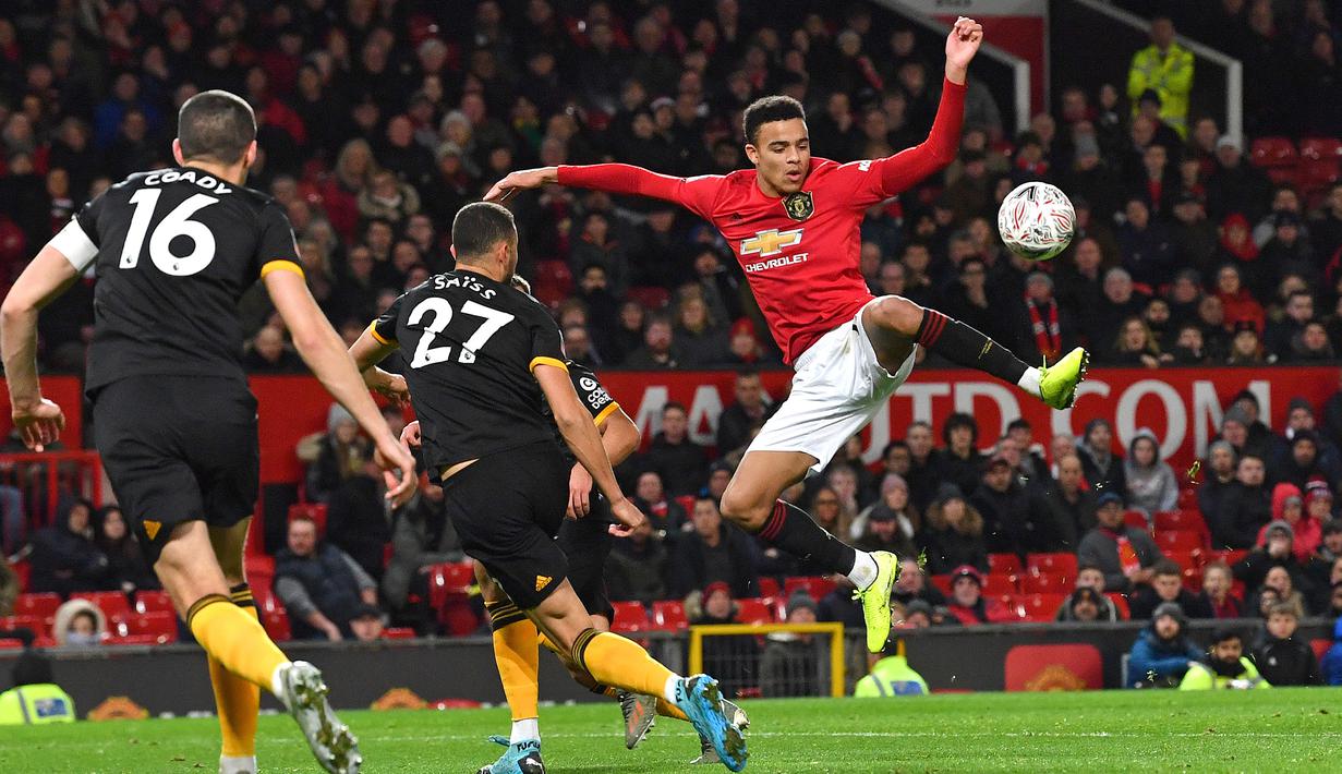 Pemain asal Inggris ini dikenal sebagai pemain muda yang memiliki kecepatan serta kemampuan dua kakinya yang sangat baik untuk mencetak gol. (AFP/Paul Ellis)