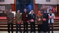 Menteri Dalam Negeri (Mendagri) Tjahjo Kumolo mengisi kuliah umum di Universitas Wijaya Kusuma, Kota Surabaya, Jawa Timur, Selasa (02/04/2019).