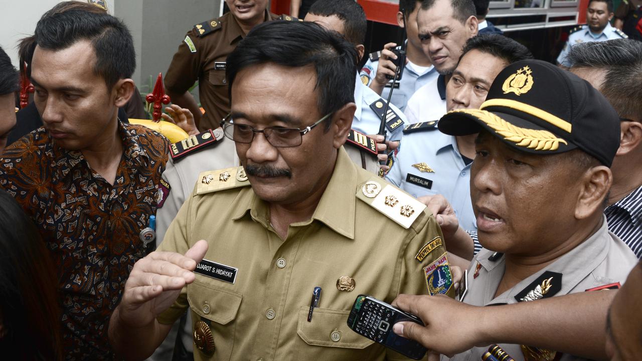 20170509-Djarot Temui Ahok di Rutan Cipinang-AFP
