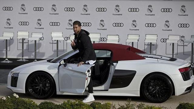 Sergio Ramos memilih Audi R8 Spyder.