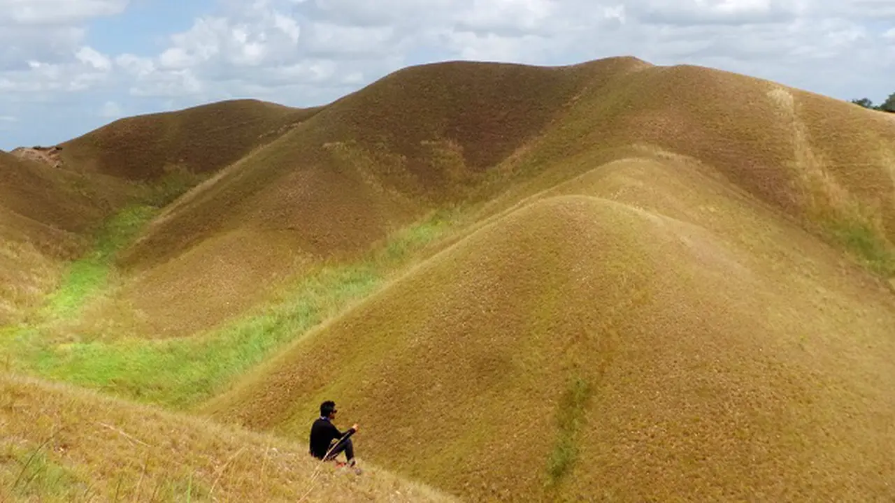 Bukit Teletubies Bombana