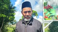 Peneliti pupuk organik Doami, Profesor Muslimin Madjid dalam Revitalisasi Kebun Kopi Cikoneng, Bogor, Senin (10/6/2024). Foto: Liputan6.com/Ade Nasihudin.