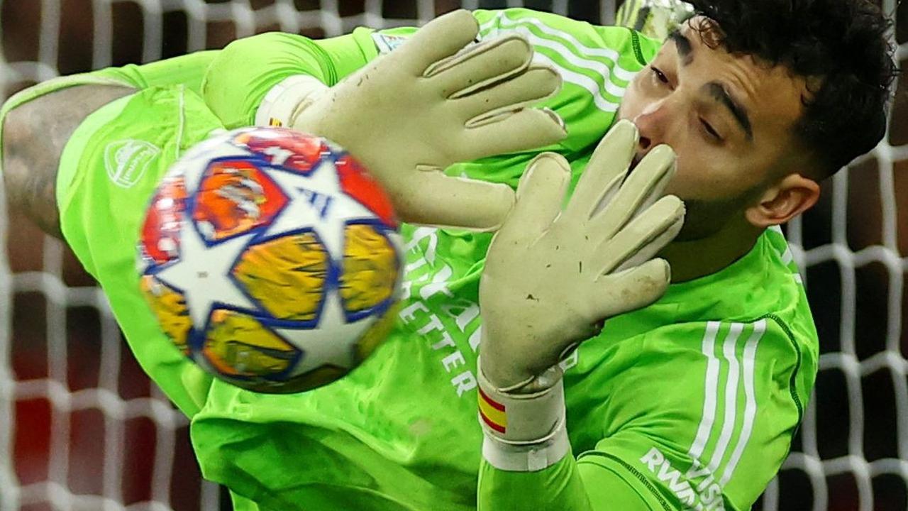 FOTO: Aksi Gemilang David Raya, Tembok Kokoh Antarkan Arsenal ke 8 Besar Liga Champions Setelah 14 Tahun