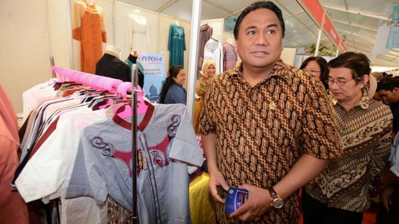 Menteri Rachmat Gobel buka pasar murah di parkiran Kemendag