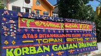 Kadis PUPR Sumut Topan Ginting Terjaring OTT, Papan Bunga Ucapan Selamat untuk KPK Muncul