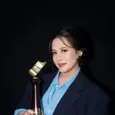 Senyum Adhisty Zara Raih Piala Penghargaan di Festival Film Bandung 2026