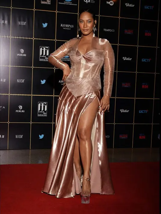 (Instagram/tarabasro)