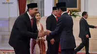 Menpora baru RI Dito Ariotedjo saat dilantik Presiden Jokowi di Istana Negara, Senin (3/4/2023) (Twitter/sekretariat negara)