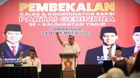 Sekjen Partai Gerindra Ahmad Muzani memberikan arahan kepada seluruh caleg, kader dan pengurus DPD Gerindra Kalimantan Timur pada Jumat (24/11/2023). (Foto: Dokumentasi Gerindra).