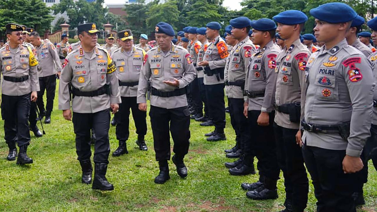 FOTO:Polri Berangkatkan Personel untuk Penanganan Bencana di Sumatera