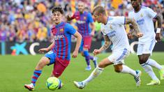 Gavi - Gelandang muda ini mencuri perhatian lantaran mencetak rekor sebagai pemain termuda Timnas Spanyol pada 6 Oktober lalu pada usia 17 tahun 60 hari. Di level klub, wonderkid ini juga cukup diandalkan, ia telah memainkan 19 laga di semua ajang dengan koleksi satu assist bersama Barcelona.