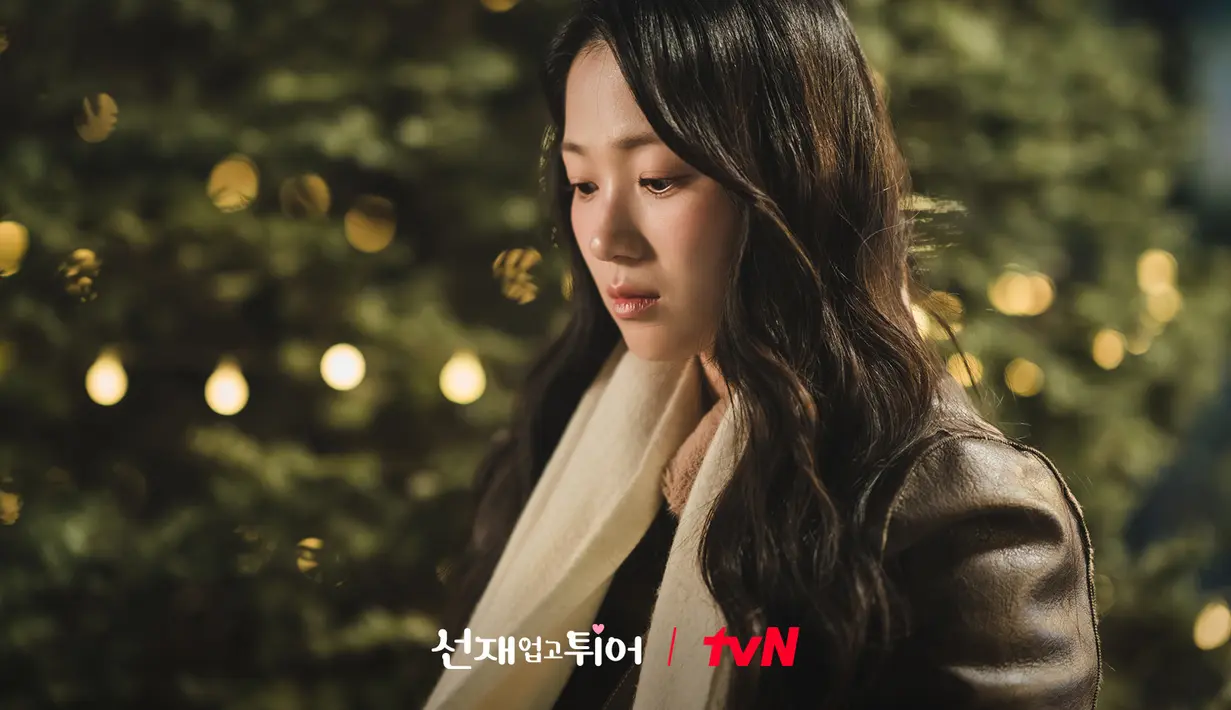 Ekspresi Im Sol tampak begitu sedih. Ada begitu banyak emosi yang bergumul di dalam hatinya. (Foto: tvN via Soompi)