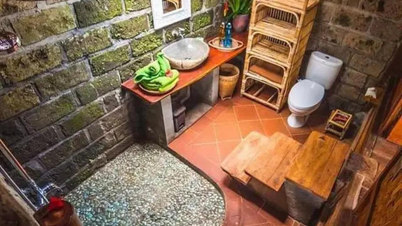 5 Jenis Keramik Lantai Kamar Mandi, Pilih yang Tidak Licin dan Tahan Lama
