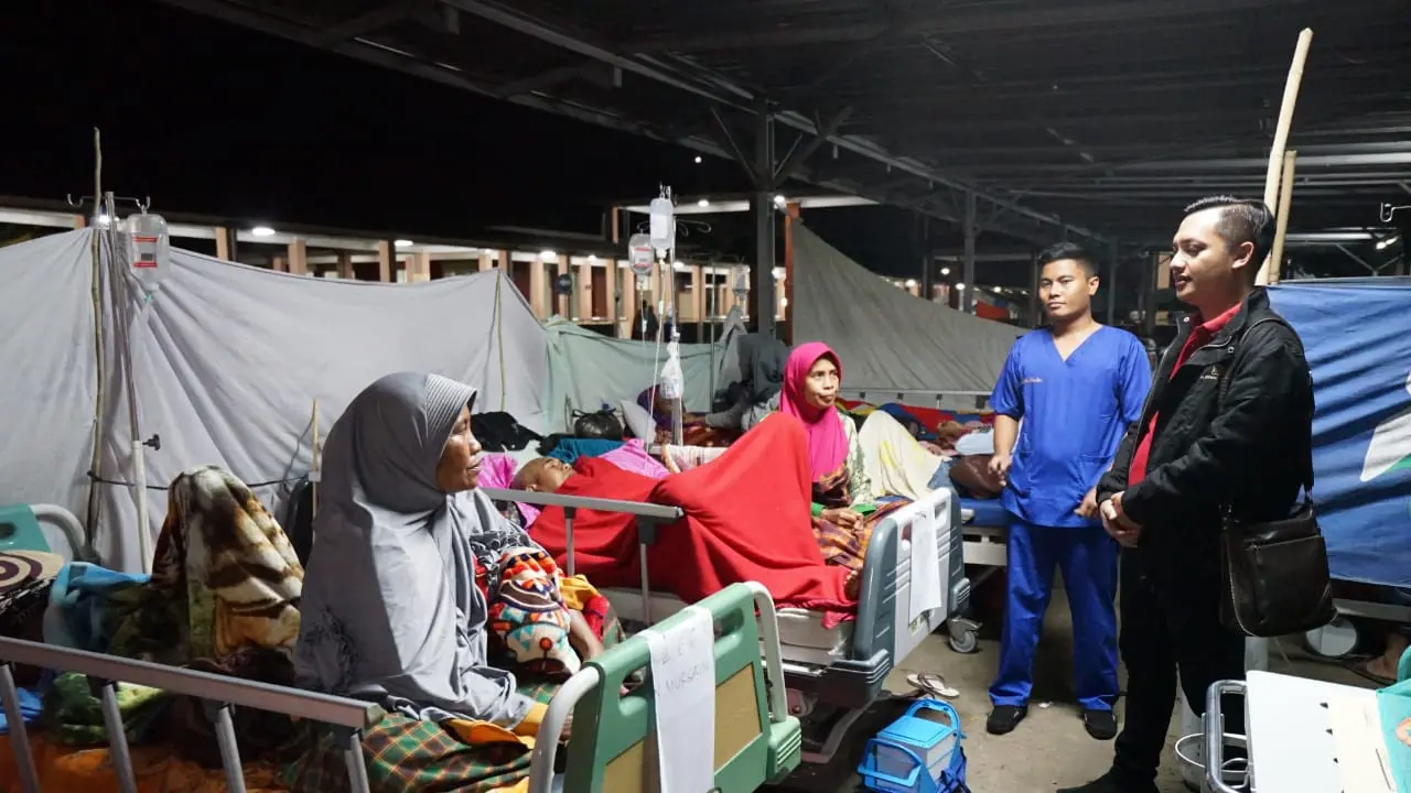 Korban gempa Lombok dapat bantuan kontainer medis.