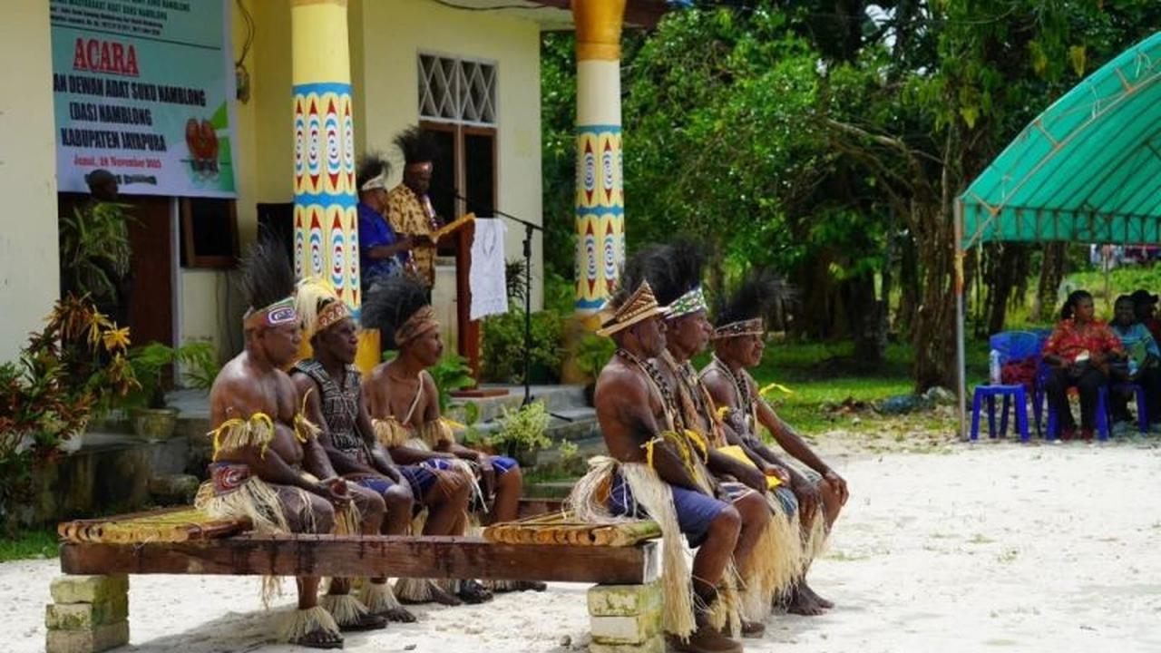 Bupati Jayapura Tegaskan Penguatan Adat sebagai Pilar Stabilitas Daerah