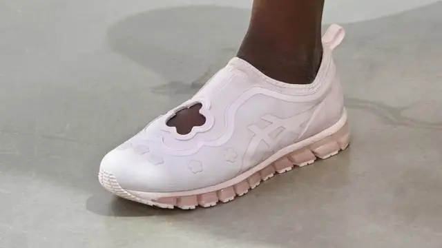 Cecilie Bahnsen x asics warna pink. Dok. Cecilie Bahnsen