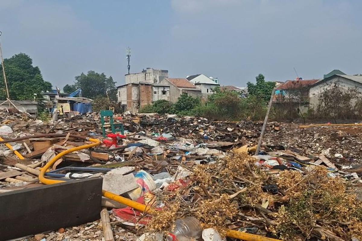 TKP kebakaran di Kramat Jakarta mengakibatkan satu petugas damkar gugur (sumber foto Antara).