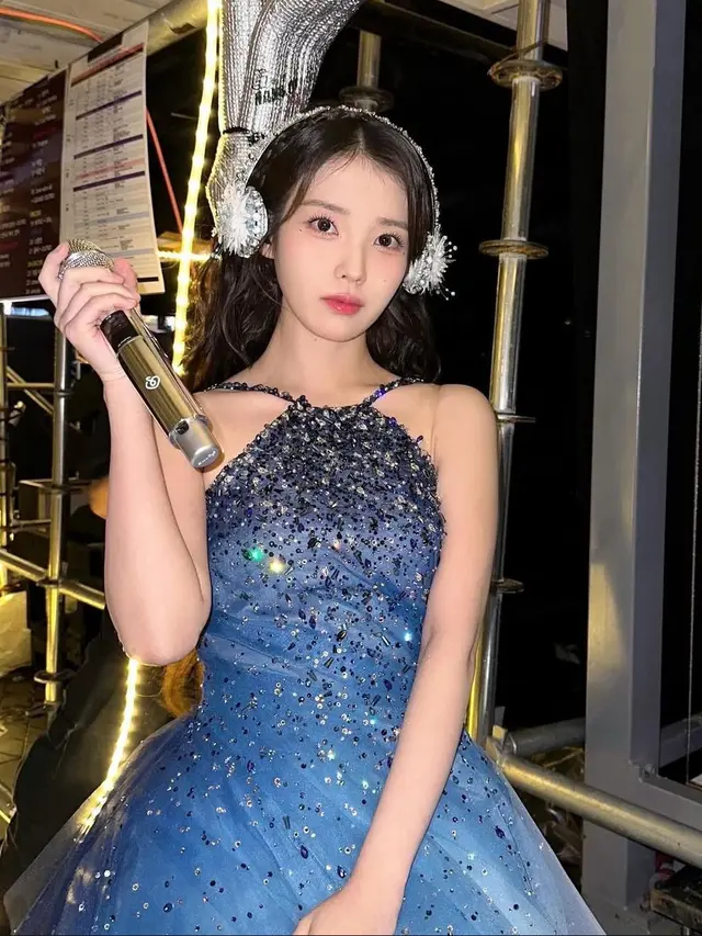 OOTD Dress ala IU (Instagram/@dlwlrma)