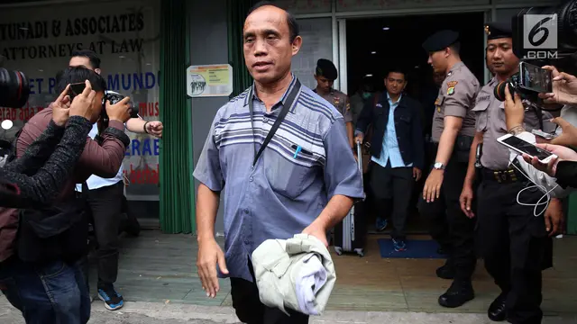 KPK Usai Geledah Kantor Fredrich Yunadi